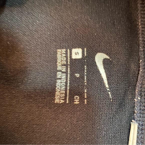 Nike dri fit running shorts. Size small EUC - Picture 3 of 3